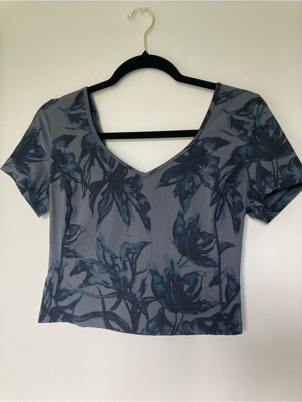 lululemon athletica Gray blue Floral V-Neck Crop Top
